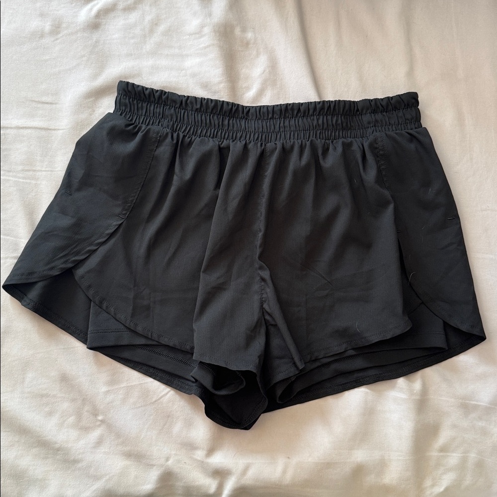 Girlfriend Collective Trail Shorts in Black, XS